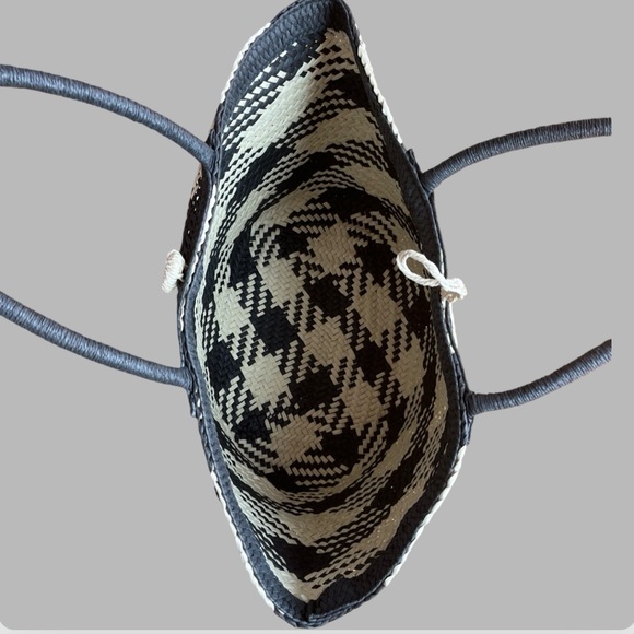 Chic Black and White Woven Tote Bag - Picture 6 of 15